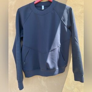 Lululemon City Sweat Crew in black Luxtreme Relaxed Pullo size 8